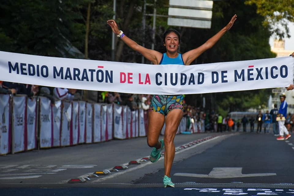 MÉXICO DOMINA EL MEDIO MARATÓN CDMX BBVA 2022 Running Life